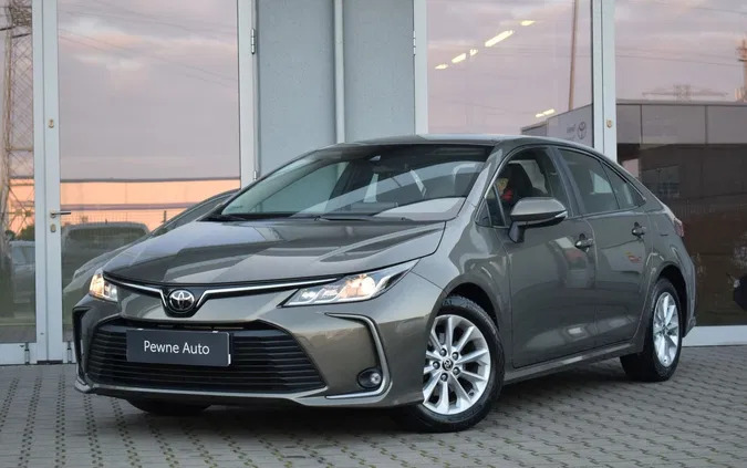 toyota corolla ostroróg Toyota Corolla cena 75000 przebieg: 62924, rok produkcji 2022 z Ostroróg